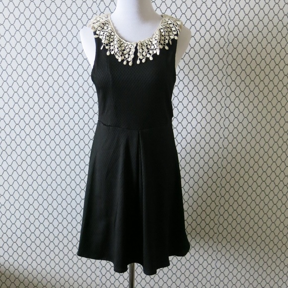 Free People Embroidered Neck Open Back Sleeveless Black Dress - Size Small - Picture 1 of 7